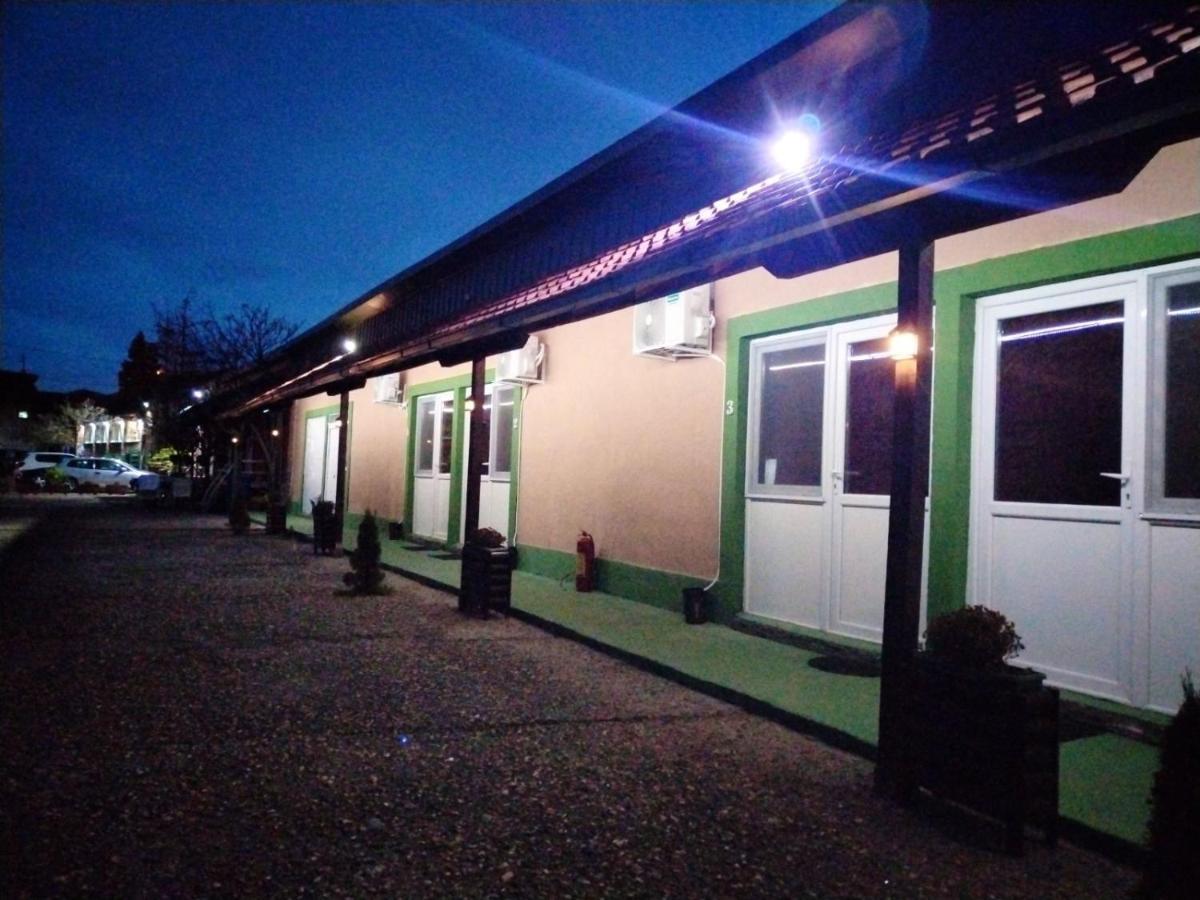 Fun Rooms Sobe Prenociste Borca Εξωτερικό φωτογραφία