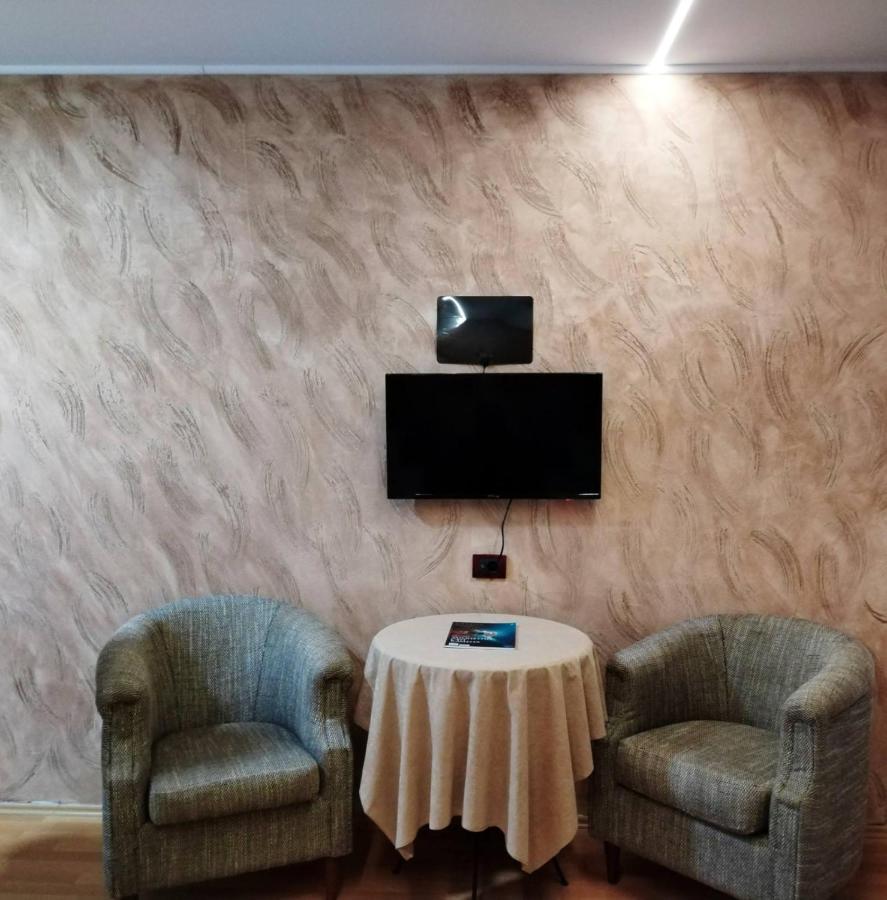 Fun Rooms Sobe Prenociste Borca Εξωτερικό φωτογραφία